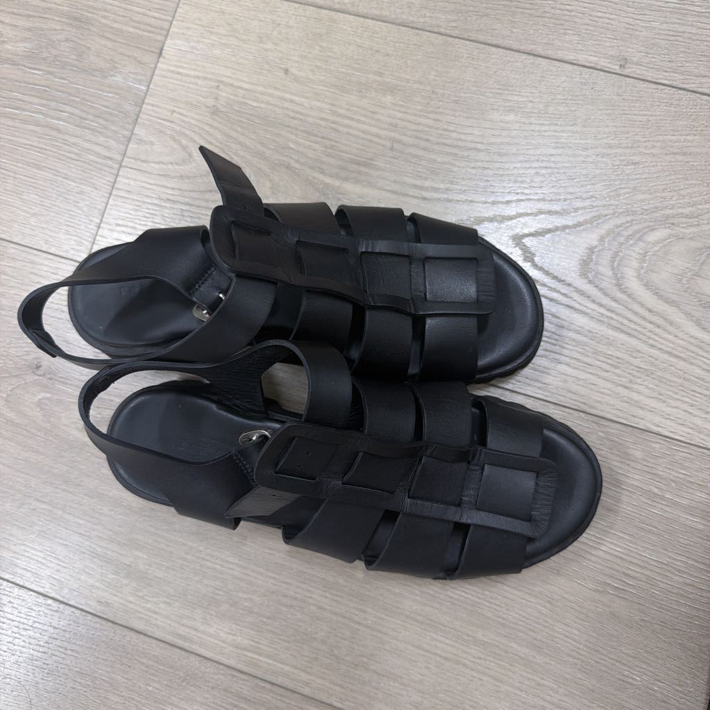 Black Leather Lug Sole Sandal, 6.5