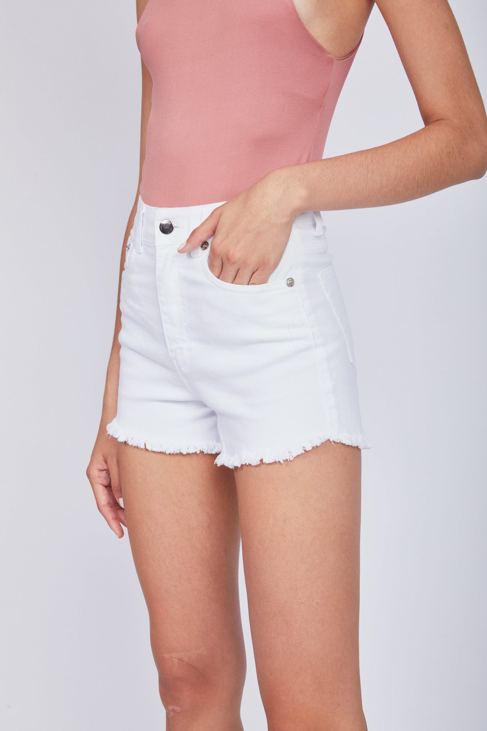 short denim blanco