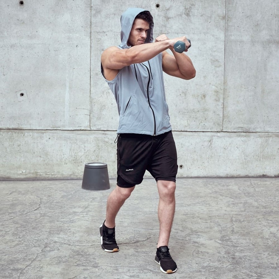 Ripley - SHORT DEPORTIVO CON LICRA HOMBRE ALPHA FIT
