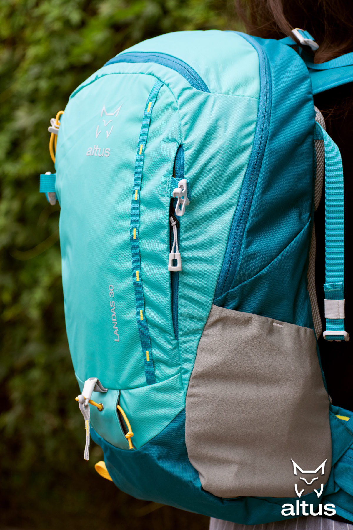 Ripley - MOCHILA TREKKING / HIKING ALTUS LANDAS 30L OCEANO