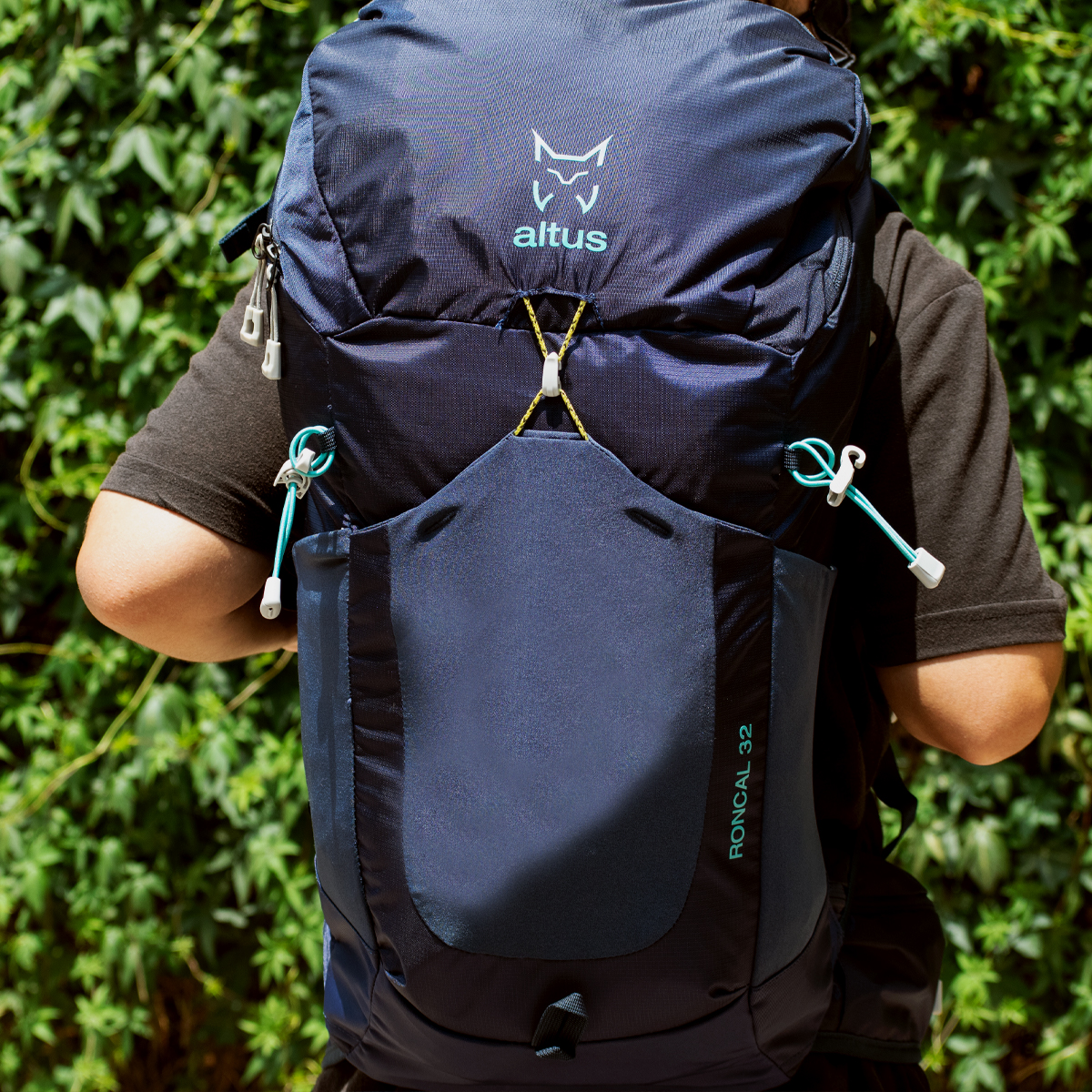 Ripley - MOCHILA TREKKING/HIKING ALTUS RONCAL 32 AZUL MARINO - ALTUS