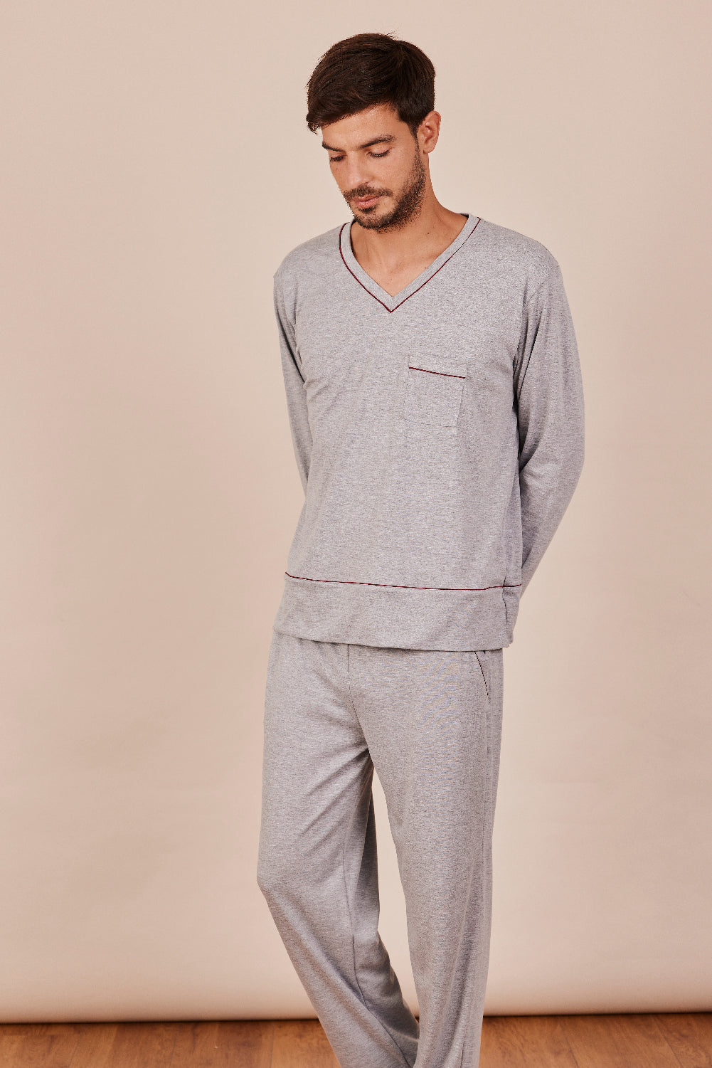 Ripley - PIJAMA PLUMAS CALI PARA HOMBRE