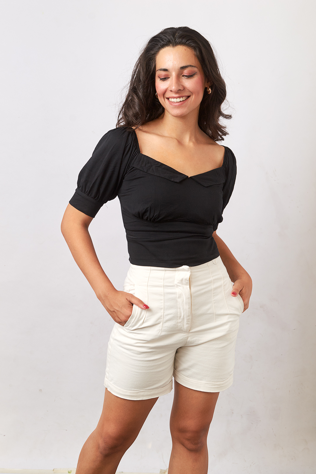 Ripley - SHORT CON PINZAS FLORIDA MARFIL HOLY CHIC