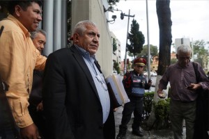 Exhuman el cuerpo del normalista desollado en Iguala en busca de evidencias del ataque