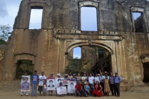 Llaman padres de los 43 a vecinos de El Ticuí, en Atoyac, a cambiar “este sistema podrido”