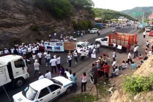 Bloqueo de 11 horas a la carretera federal en Mezcala