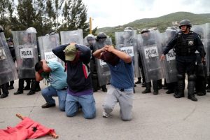 Siguen las marchas y bloqueos en apoyo a los maestros de Oaxaca