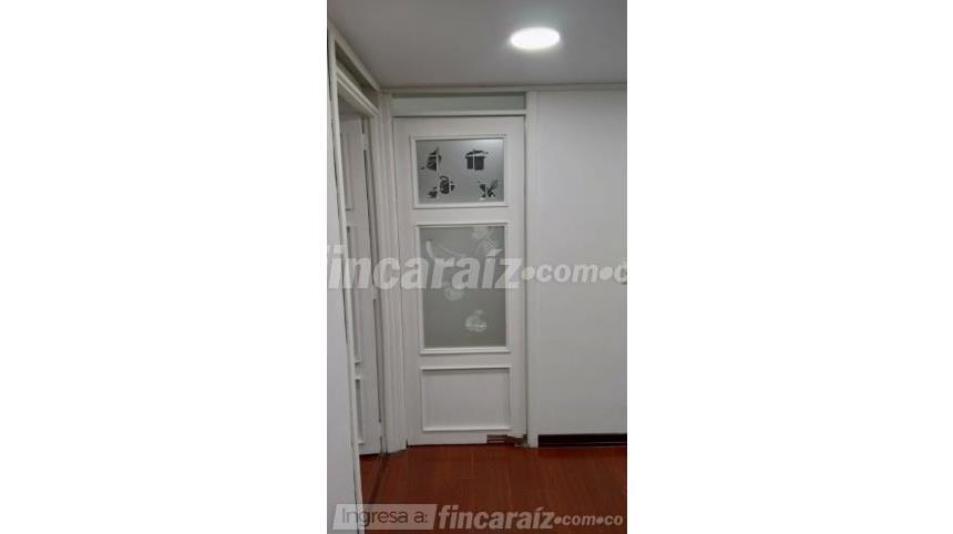 Piso – Bogotá, Bochica I, Localidad Engativá - Más
