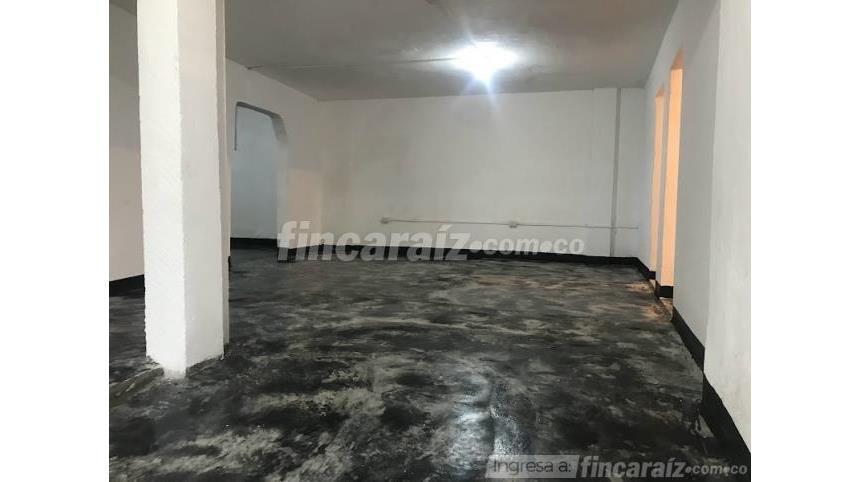 Local en Arriendo - Más