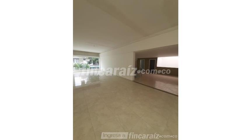 Local en Arriendo - Más