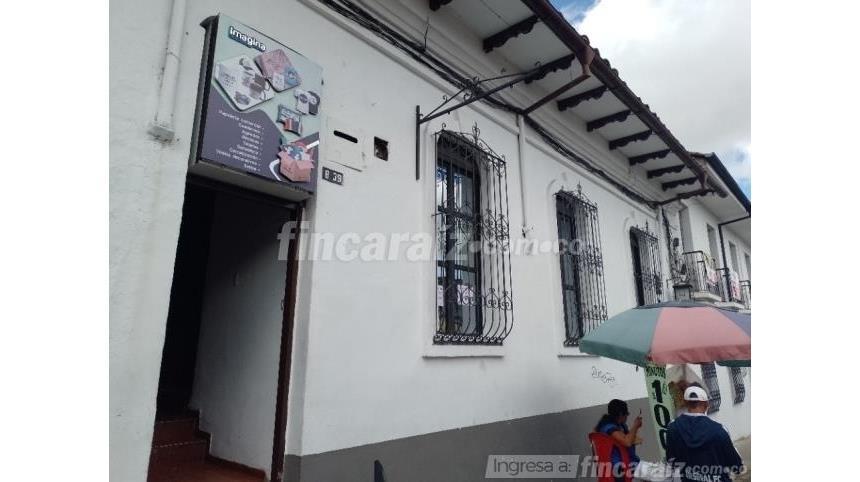 Local en Arriendo - Más