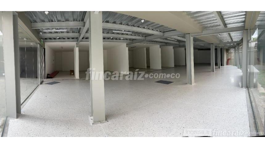 Local en Arriendo - Más