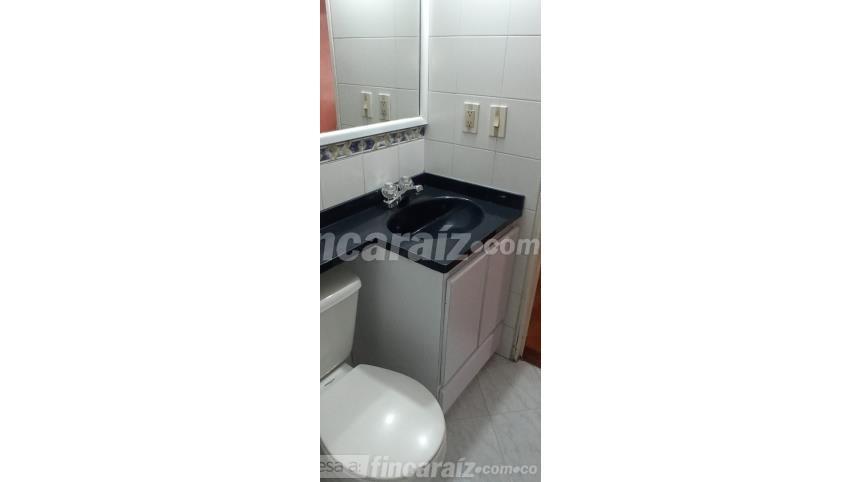 Piso – Bogotá, Localidad Engativá - Más