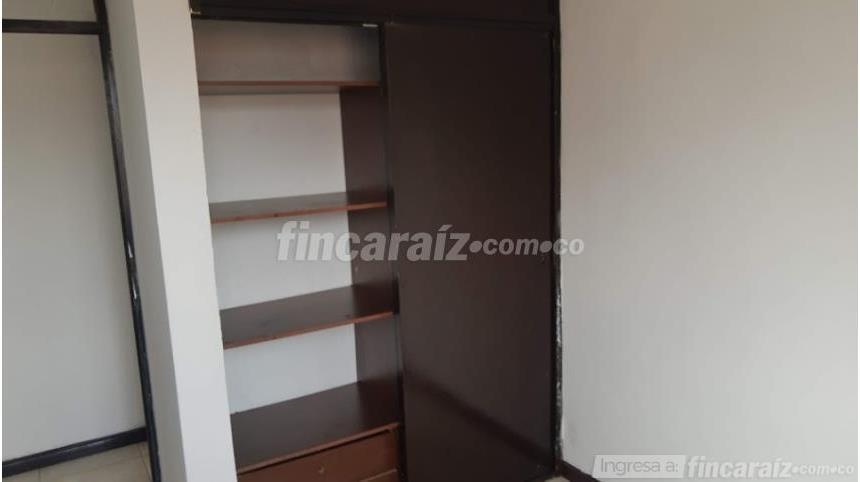 Piso – Bogotá, Álamos Norte, Localidad Engativá - Más