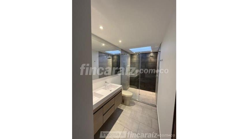 Piso – Bogotá, Santa Bárbara, Localidad Usaquén - Más