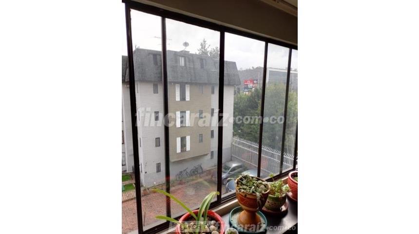 Piso – Bogotá, Metrópolis, Localidad Engativá