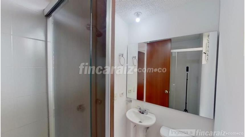 Piso – Bogotá, Lijacá, Localidad Usaquén - Más
