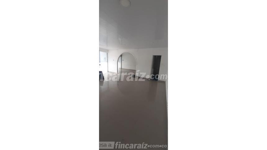 Local en Arriendo - Más