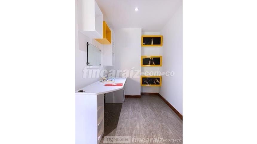Piso – Bogotá, Agrupación de Vivienda Unifamiliar Gratamira UIC, Localidad Suba - Más