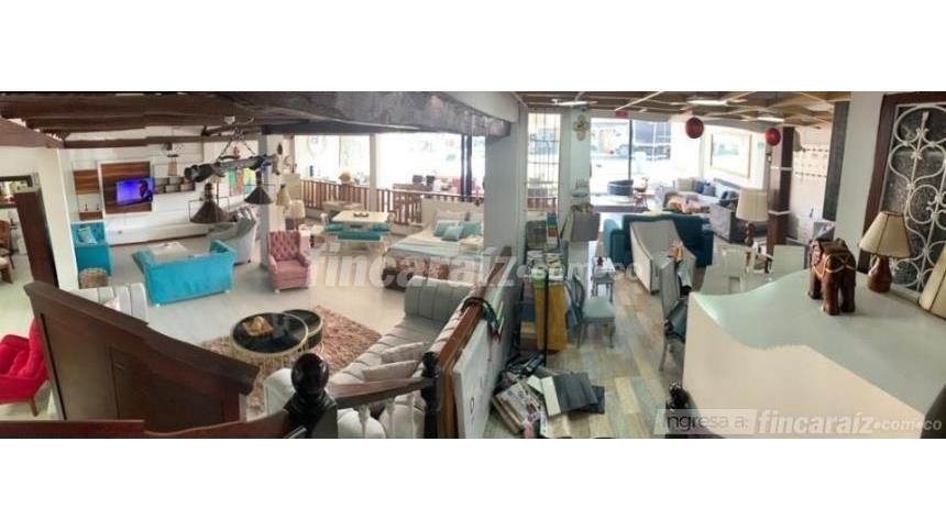 Local en Arriendo - Más