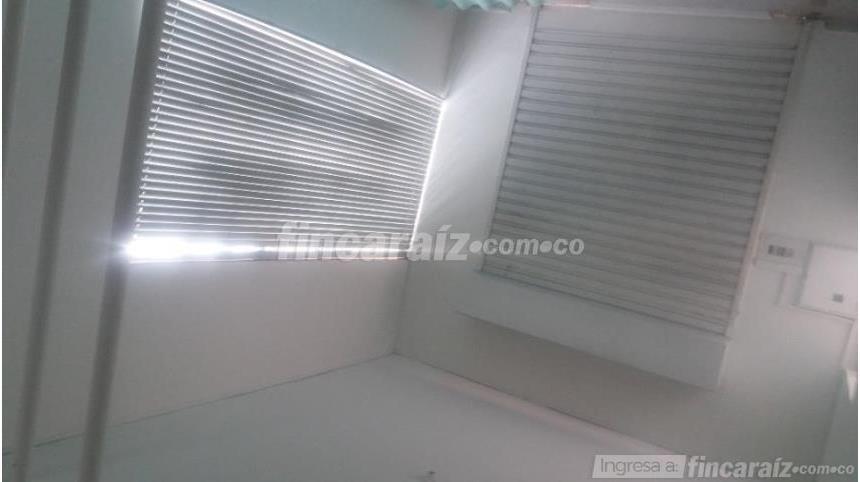 Local en Arriendo - Más
