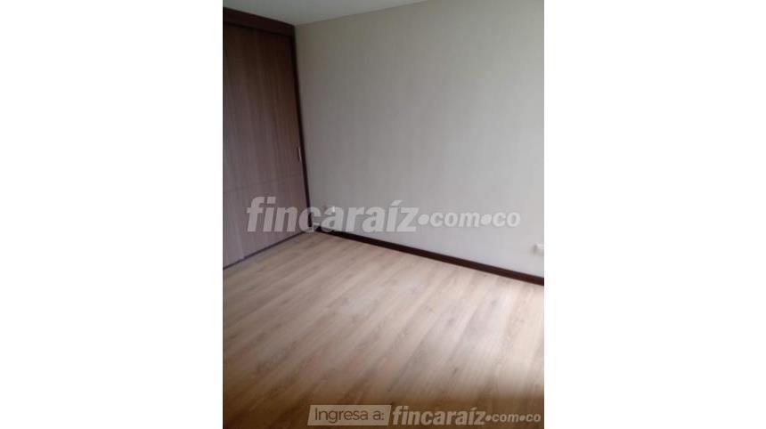 Piso – Bogotá, Engativá, Localidad Engativá - Más