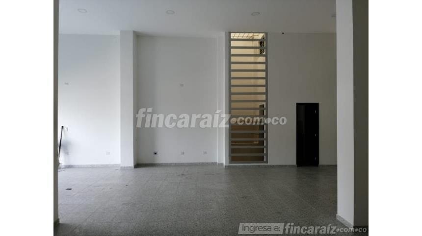 Local en Arriendo - Más