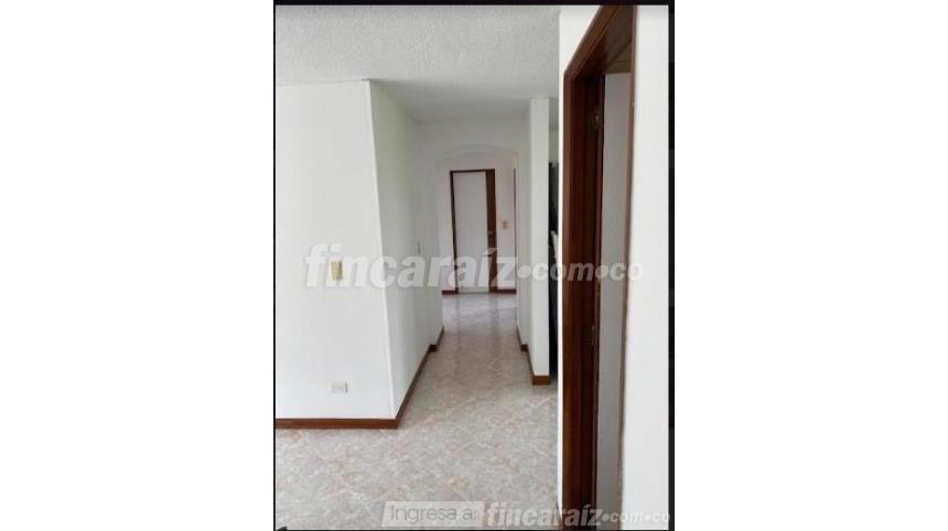 Piso – Bogotá, Capellanía, Localidad Fontibón - Más