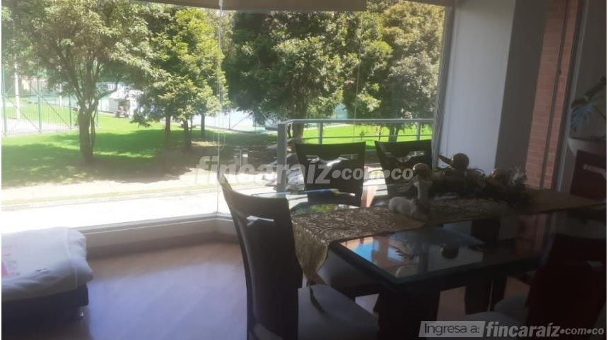 Piso – Bogotá, Villas de Santa Teresa, Localidad Suba - Más