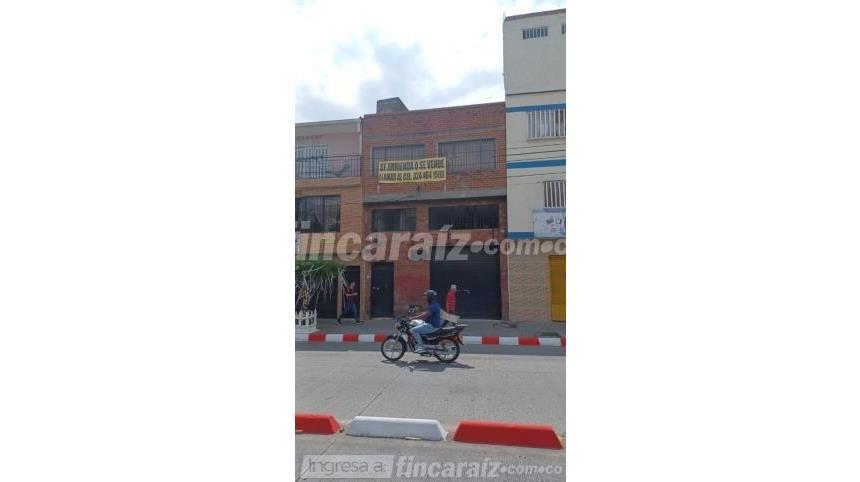 Local en Arriendo - Más