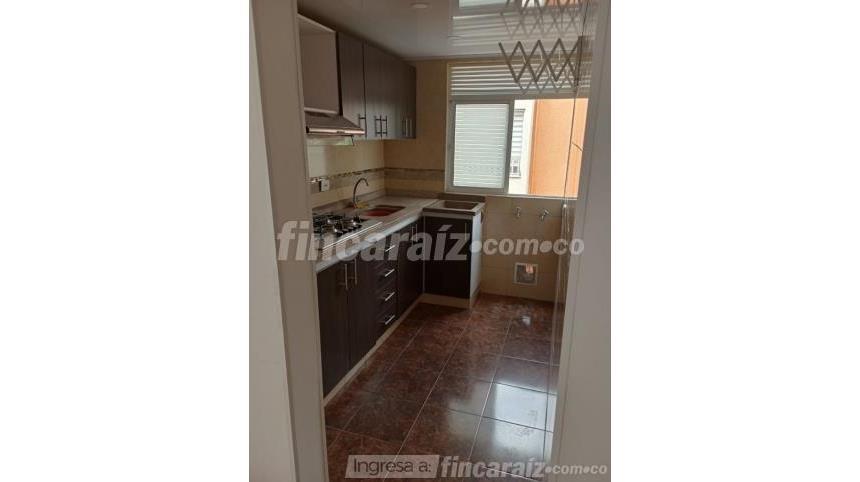 Piso – Bogotá, Bochica, Localidad Engativá - Más