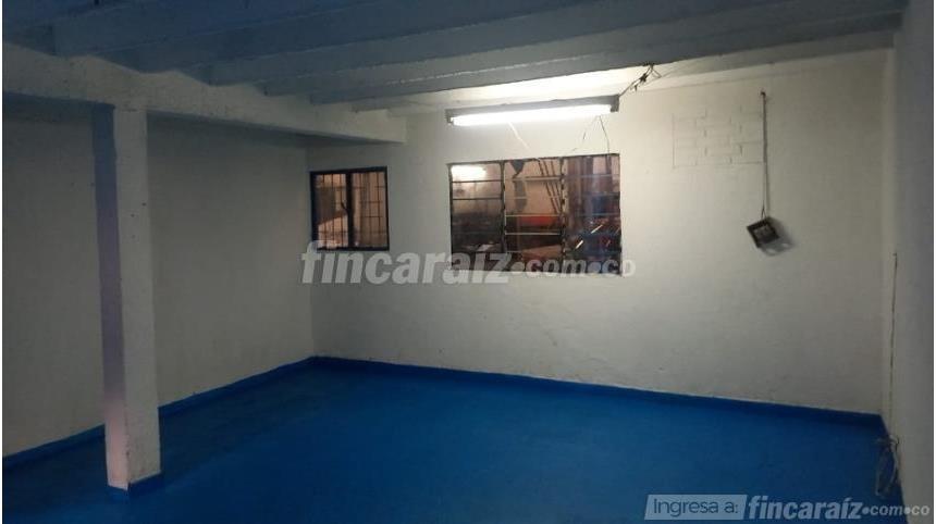Local en Arriendo - Más