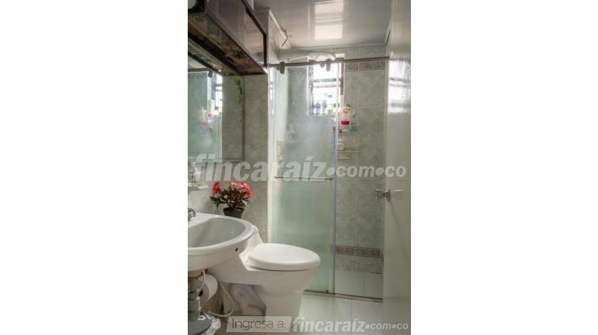 Piso – Bogotá, Las Acacias, Localidad Usaquén - Más