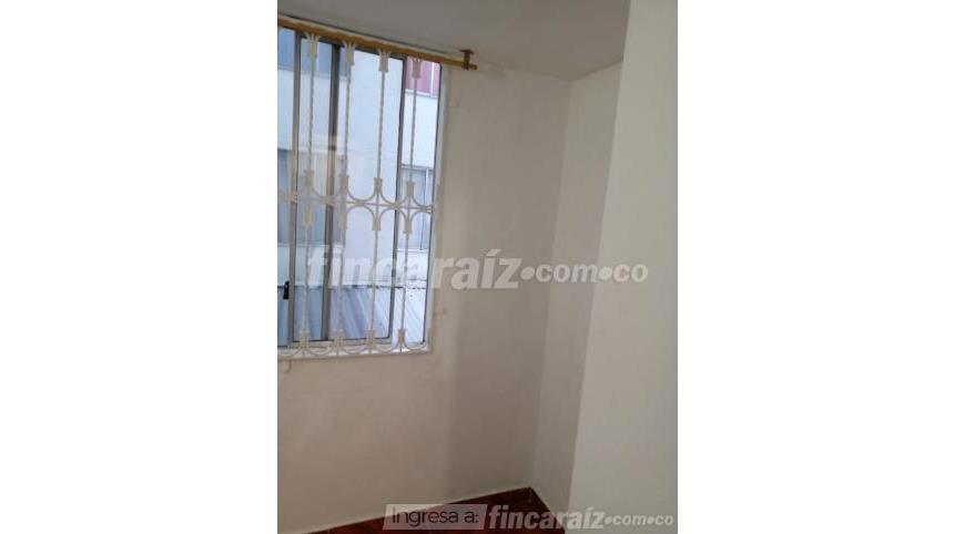 Piso – Bogotá, La Clarita, Localidad Engativá - Más