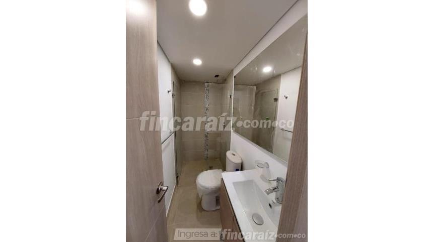 Piso – Bogotá, La Granja, Localidad Engativá - Más