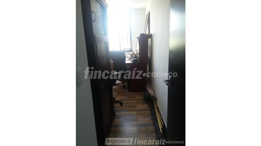 Piso – Bogotá, La Serena, Localidad Engativá - Más