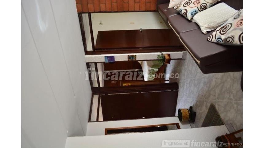 Piso – Bogotá, Jacqueline, Localidad Kennedy - Más