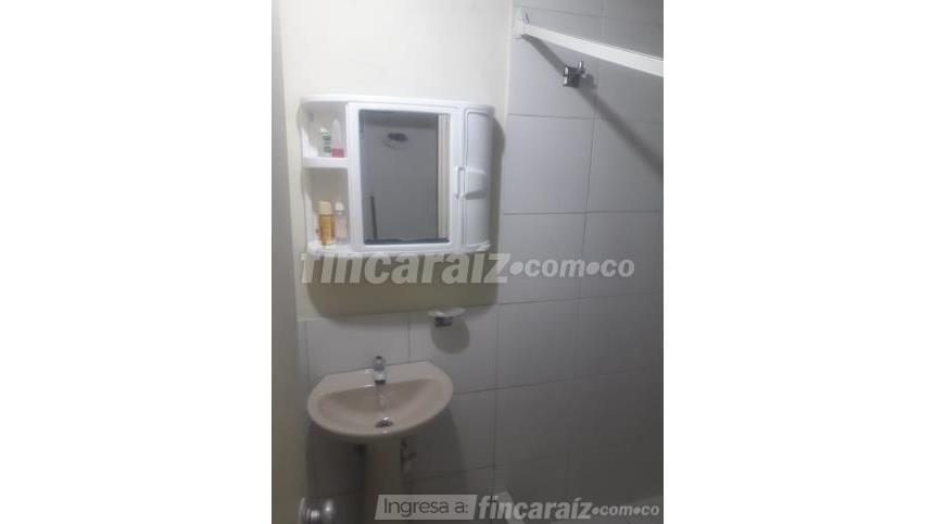 Piso – Bogotá, La Serena, Localidad Engativá - Más