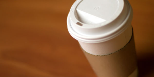 Estudio indica que camioneros que toman café tienen menos accidentes