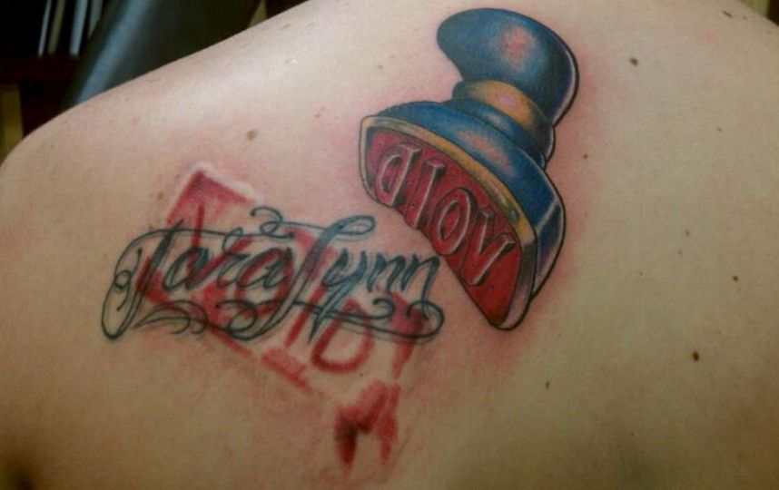 FOTOS: descabelladas ideas para ocultar tatuajes dedicados a ex parejas