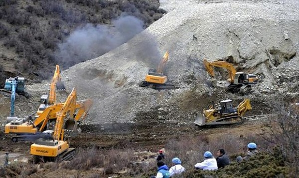 China: explosión en mina dejó al menos 20 personas atrapadas