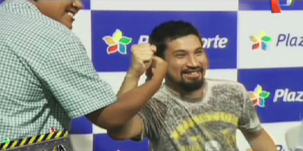 Atacada: Aldo Miyashiro firmó autógrafos en Plaza Norte