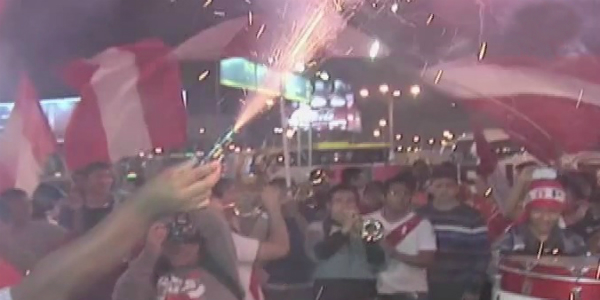 Selección peruana: así fue el 'banderazo' de los hinchas para despedir a futbolistas