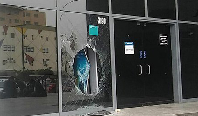 San Borja: a combazos roban local de empresa de telefonía