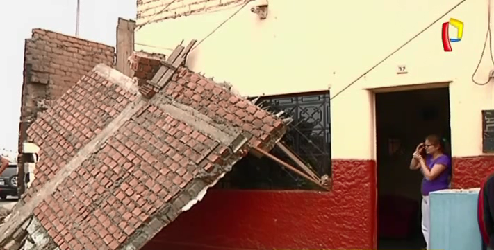Callao: camión derriba pared de vivienda