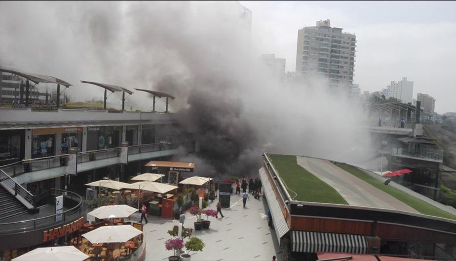 Larcomar: incendio fue provocado por "agente externo", según PNP