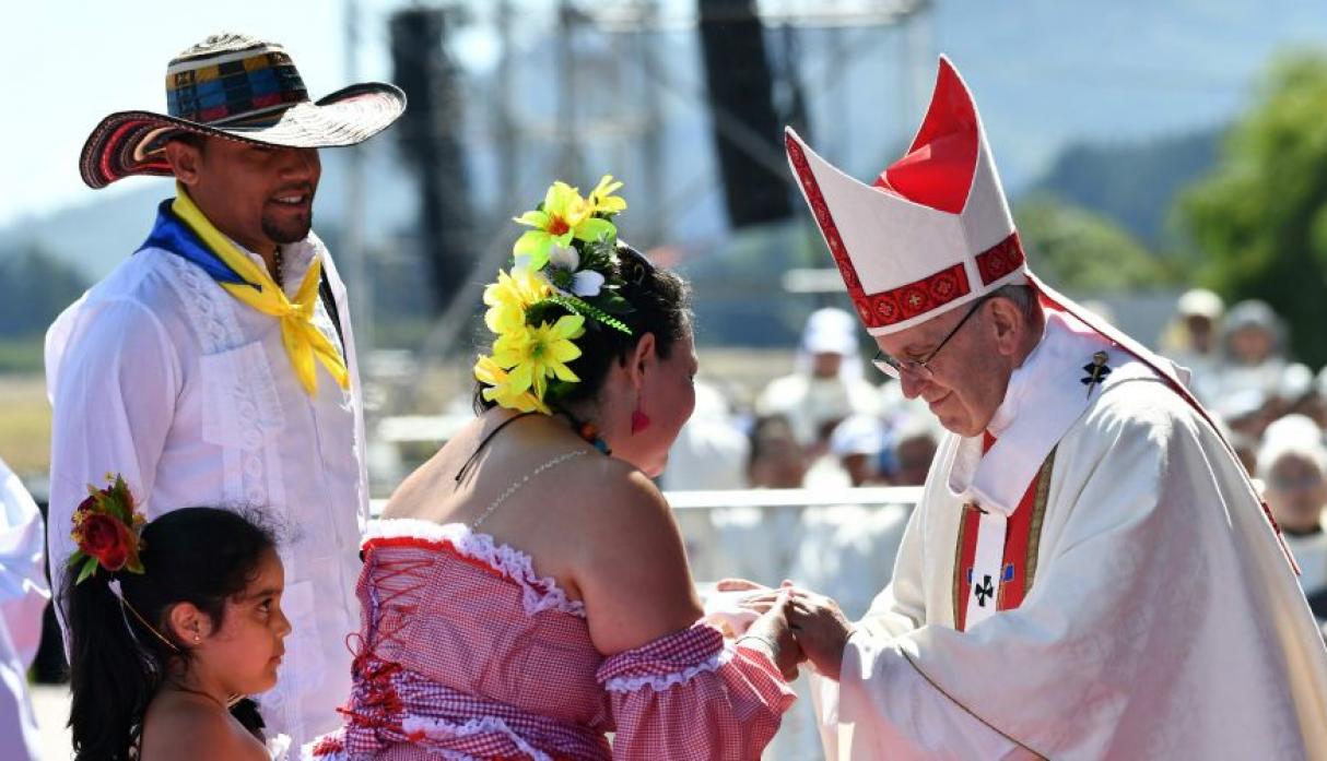 Papa Francisco brindó misa en Temuco y dio a mensaje a etnia mapuche
