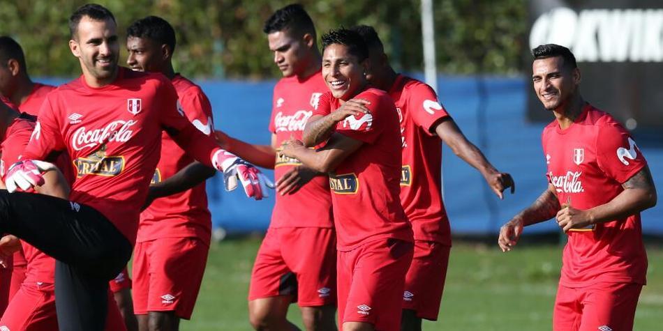Selección peruana realizó su primer entrenamiento en Ekaterimburgo