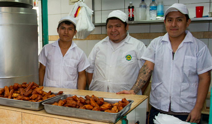 La Victoria: conoce al "rey de las yuquitas fritas" del Mercado Palermo