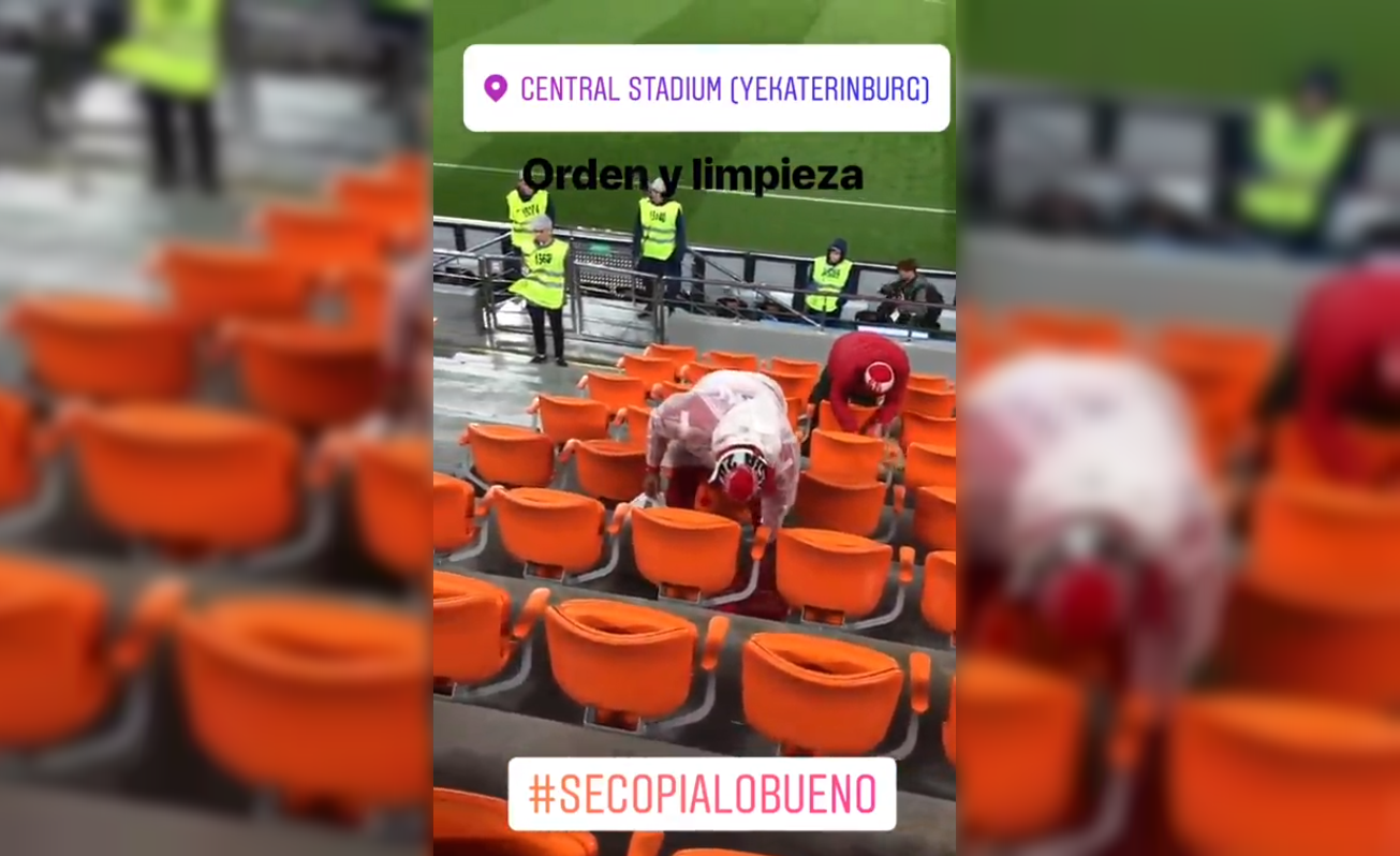 Tras derrota, hinchas peruanos también recogieron la basura del estadio Ekaterimburgo
